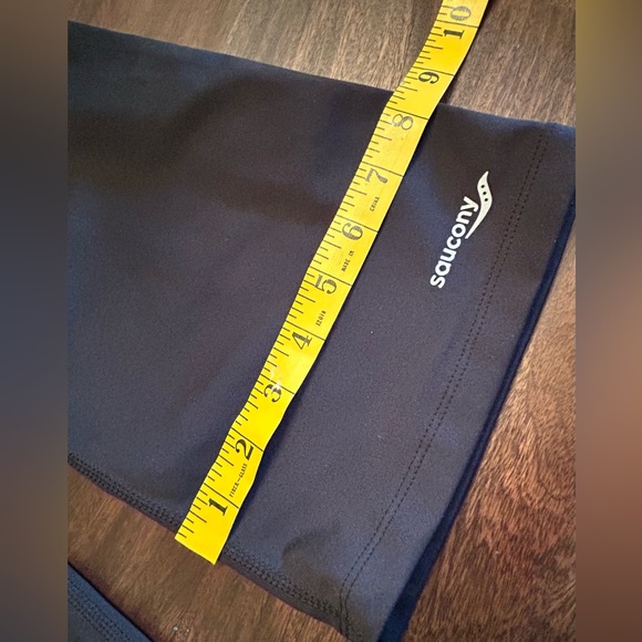 Saucony Women’s Capri Workout Pants Size Medium - Picture 5 of 7